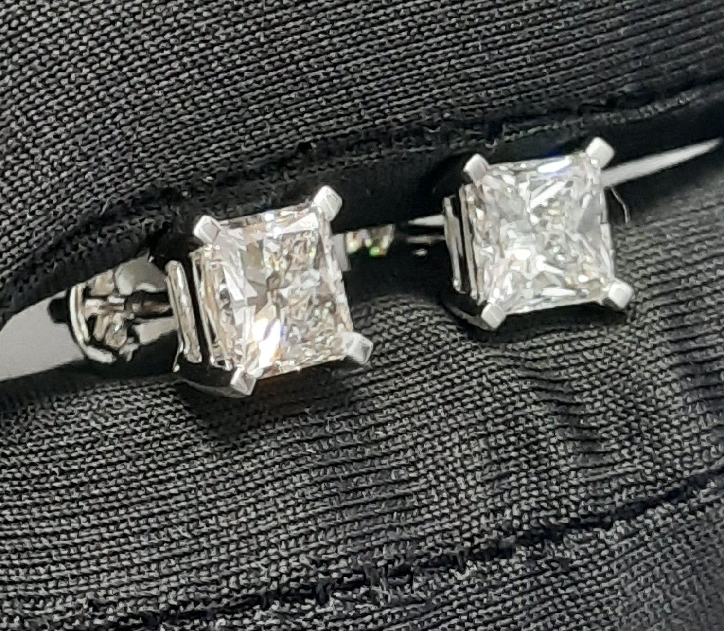 14 kt Gold Unisex 1 carat Princess Earrings Stud